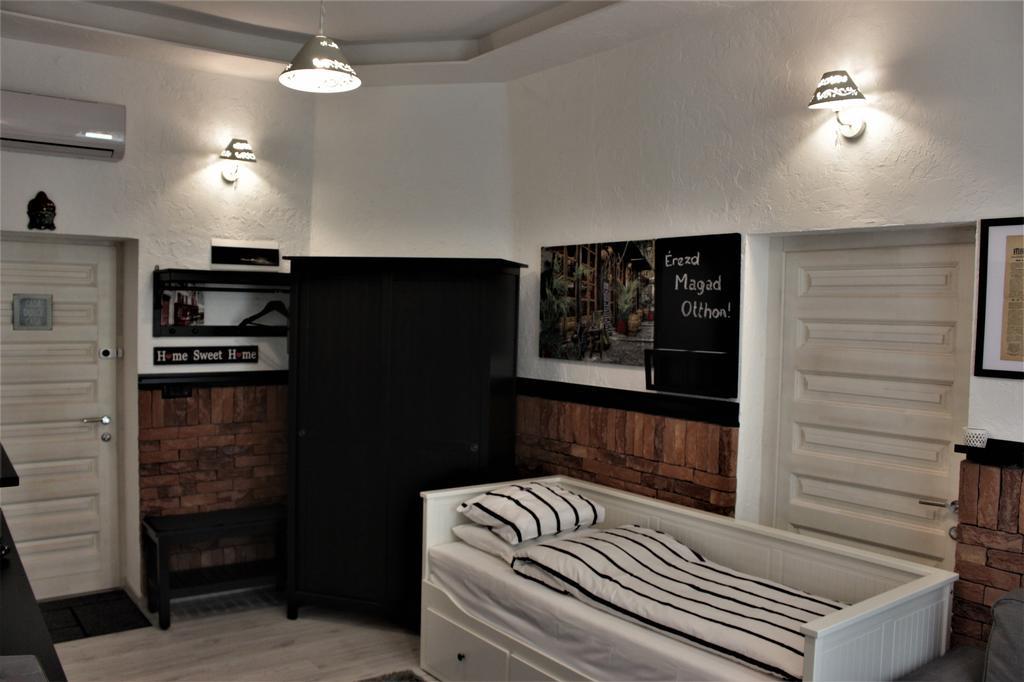 Belvarosi Apartmanszallo - Kiskunfelegyhaza Exterior photo